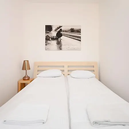 Gustowny Victus Z 1 Sypialnia By Renters Διαμέρισμα Σόποτ